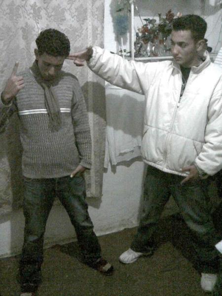 2pac baghi y sayi fia nn ana rani chdid a sat chof wahad akhor ok????